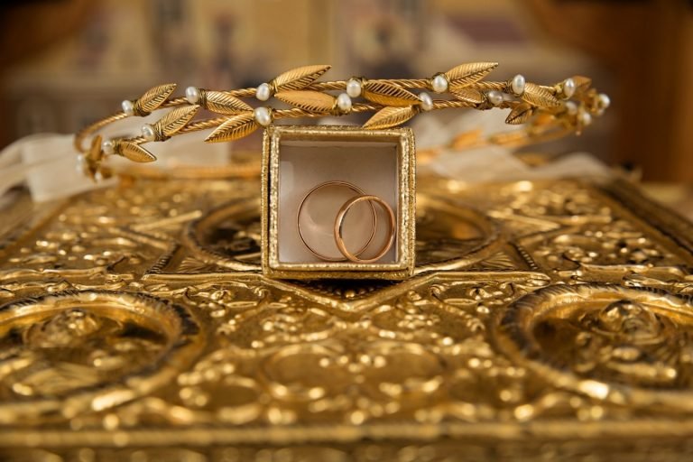 How to pack jewelry for moving (Packing jewelry hacks)