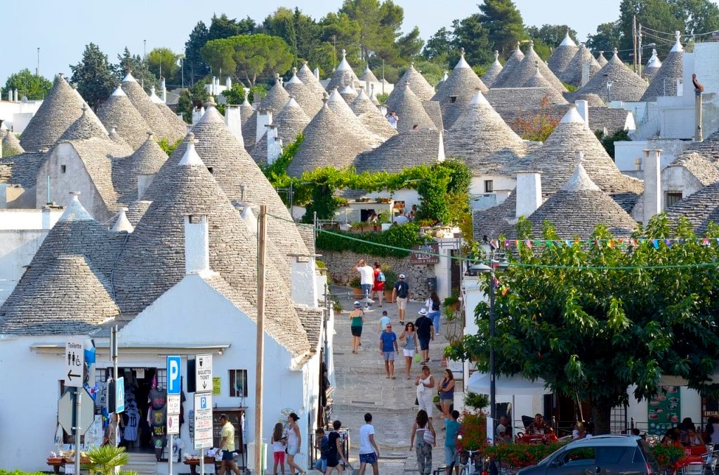 Most Beautiful Places in Southern Italy (Relaxing Spots)