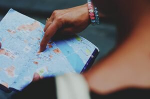 How To Find Right Travel Guide For Your Trip