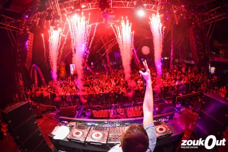 Best & Biggest Beach Party in Asia - ZoukOut Singapore